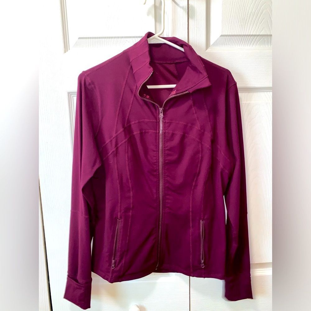 Women’s Medium Burgundy Workout Jacket